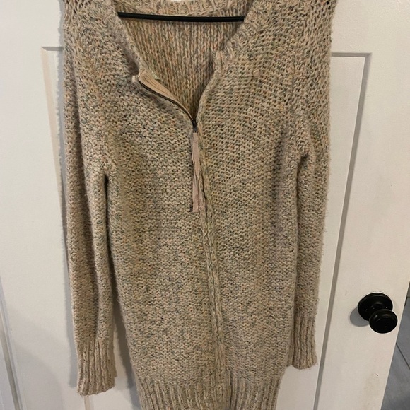 Sweater- worn once; cute zipper up the entire back - Picture 6 of 6